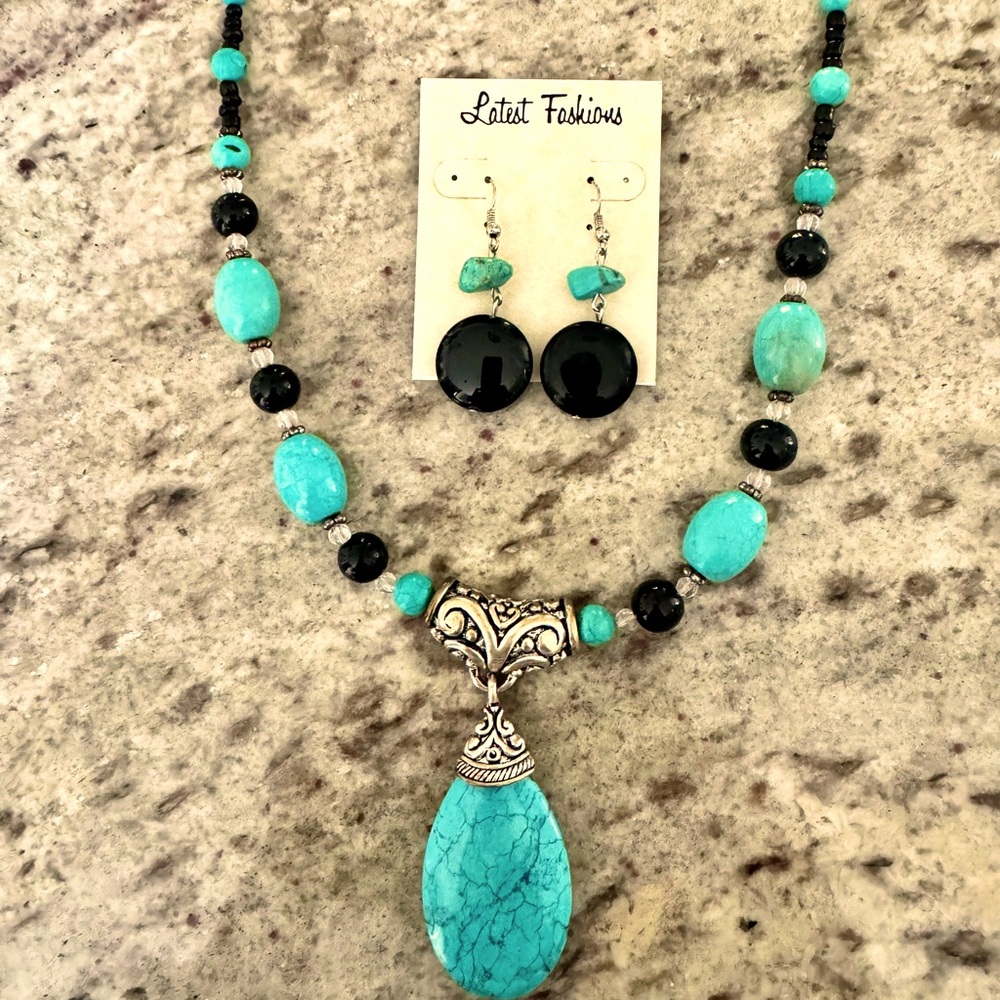 Beads of Turquoise, black with silver necklace and earrings set